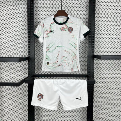 Kit enfant Portugal Extérieur 2025/2026