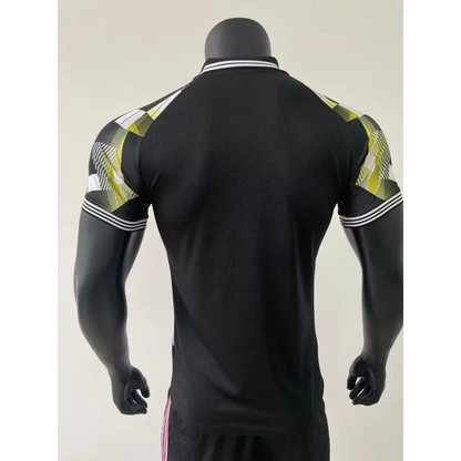 Real Madrid Noir et Doré Version Joueur 2025/2026