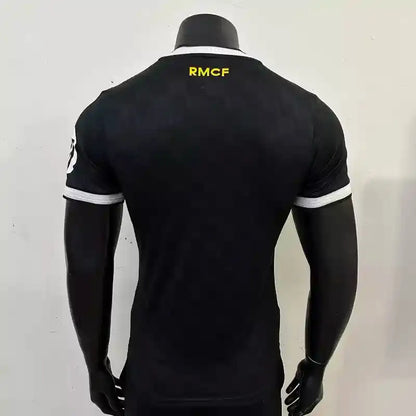 Real Madrid Version Joueur Spécial Noir Extérieur 2025/2026