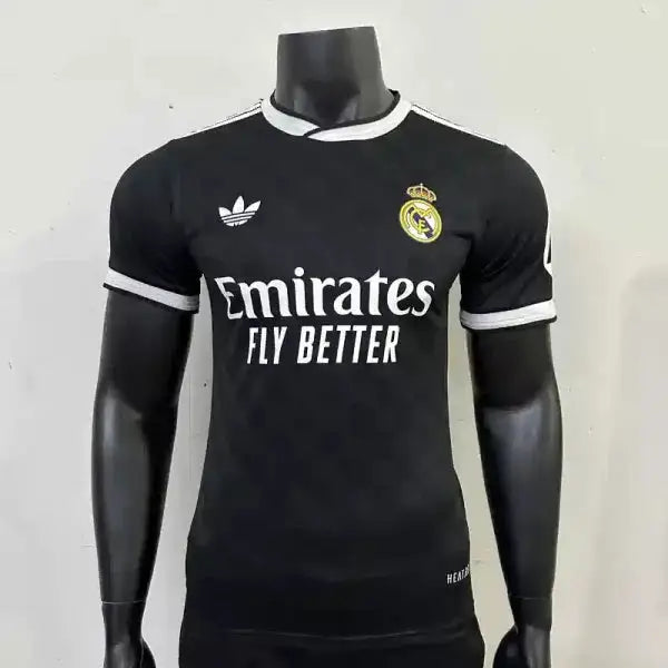Real Madrid Version Joueur Spécial Noir Extérieur 2025/2026